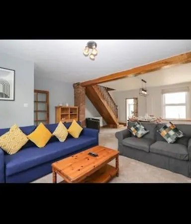 Villa Whole House In Wiltshire Chippenham  Esterno foto