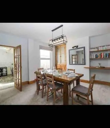 Villa Whole House In Wiltshire Chippenham  Esterno foto