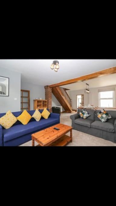 Whole House In Wiltshire Holiday home